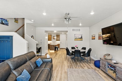 899 S Lincoln Ave #3-14