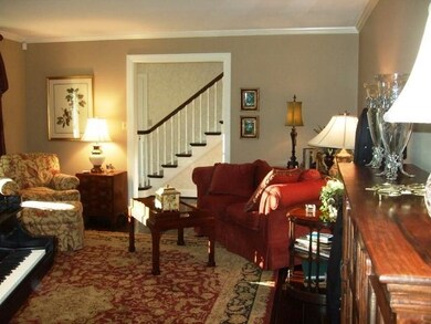 Living Room is a perfect size and with the beautif