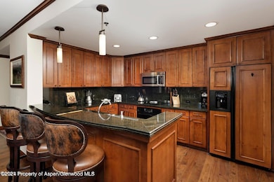 75 Prospector Rd unit 8406-10, Aspen, CO 81611 - photo 6