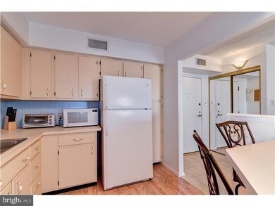 10518 Valley Forge Cir unit 518, King of Prussia, PA 19406 - photo 2