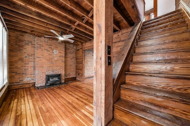 869 photo 7