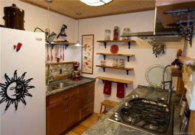 501 Berkshire Dr, Statesville, NC 28677 - photo 2