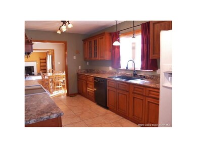 1758 Lynnwood Dr, New Albany, IN 47150 - photo 2