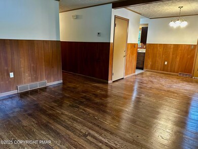 93 Center Ave, Mount Pocono, PA 18344 - photo 7