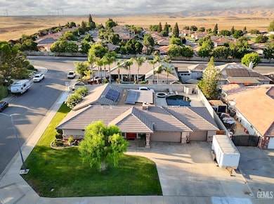 7200 Clifftop Way, Bakersfield, CA 93306 - photo 2