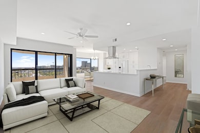 Great open floor plan and generous room sizes. Ima