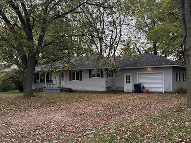 606 E Summit St, Breckenridge, MI 48615 - photo 2