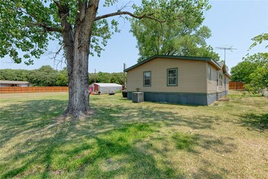 633 Newsom Rd, Azle, TX 76020 - photo 5