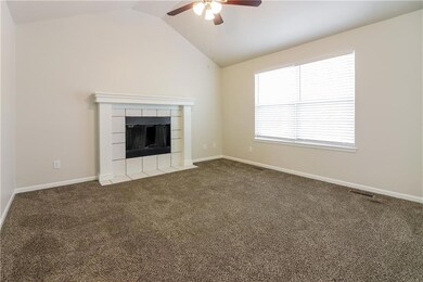 1601 Shelby Dr, Raymore, MO 64083 - photo 4