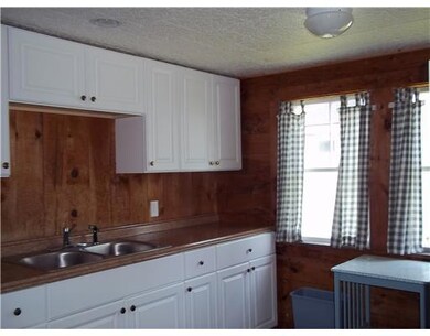 13 Beacon St unit 3, York, ME 03909 - photo 4