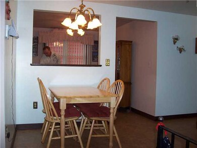 829 Castlebar Dr, North Tonawanda, NY 14120 - photo 7