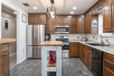 5102 Turpin Lake Rd, Poolville, TX 76487 - photo 7