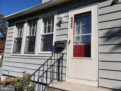 625 N Forklanding Rd, Maple Shade, NJ 08052 - photo 2