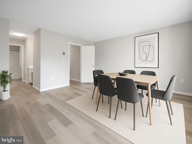 15121 Glade Dr, Silver Spring, MD 20906 - photo 4