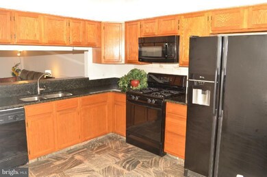 9340 Breamore Ct, Laurel, MD 20723 - photo 3