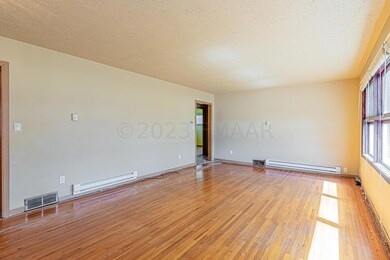 238 6th Ave W, West Fargo, ND 58078-04