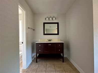 3422 Sandbrook Dr, Houston, TX 77066 - photo 5