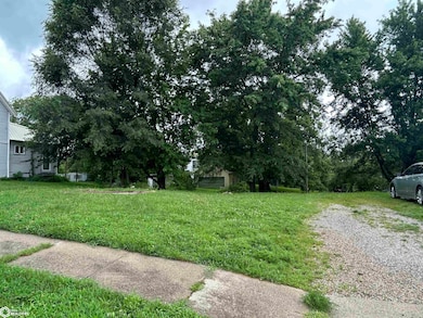 204 NE 7th St, Leon, IA 50144 - photo 2