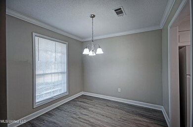 4210 Will-o-wood dining room