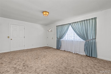 10409 Gardo Ct, Saint Louis, MO 63137 - photo 6