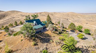 870 Hwy 14, Shell, WY 82426 - photo 2