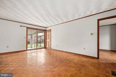 7939 Edgewood Farm Rd, Frederick, MD 21702 - photo 4