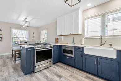 1423 Manchester Ave, Westchester, IL 60154 - photo 7