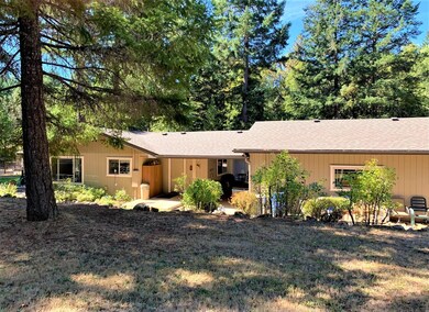 2793 Pleasant Creek Rd, Rogue River, OR 97537 - photo 2