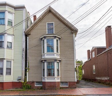 28 Dow St Portland ME 04102-large-056-05