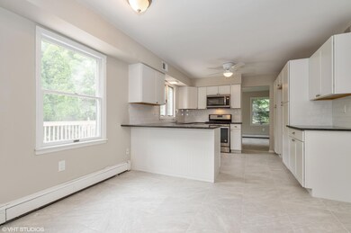 04_1265WFrontSt_191_KitchenBreakfastRoom