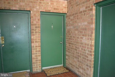 483 N Armistead St unit 102, Alexandria, VA 22312 - photo 6