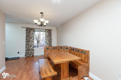 Dining Room_MAX-68914-SMALL
