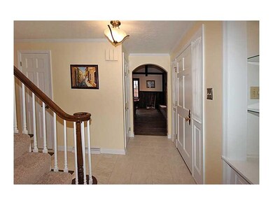 Entry/Foyer.