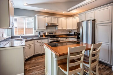 2813 NE Red Oak Dr Bend OR-print-007-010