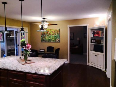 Kitchen...eat in breakfast area