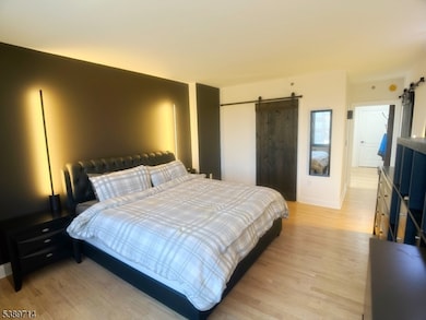 Observer Plaza, Hoboken, NJ 07030 - photo 5