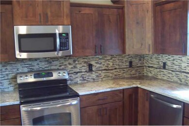 Kitchen. Custom backsplash.