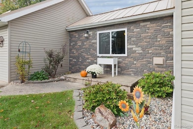 5266 S Pine St, Beaverton, MI 48612 - photo 6