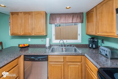 10031 Nantucket Circle-print-016-7-Kitch