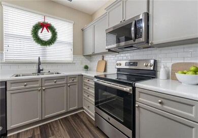 4905 Vireo Dr, Flowery Branch, GA 30542 - photo 6