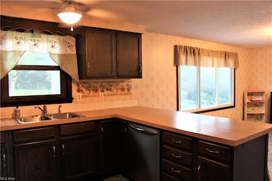 5308 Cleveland Rd E, Vermilion, OH 44089 - photo 3