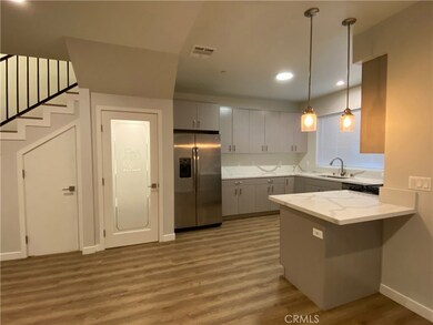 22425 Del Valle St unit 2, Woodland Hills, CA 91364 - photo 4