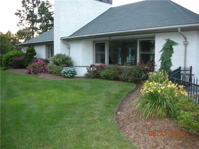 121 Briarcliff Ave, Warwick, RI 02889 - photo 4