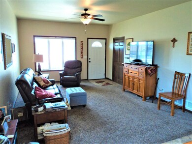 6-Living Room2