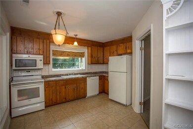 Eat-In Kitchen