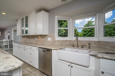 7746 Rockburn Dr, Ellicott City, MD 21043 - photo 6