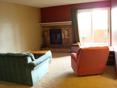 nice sized living room