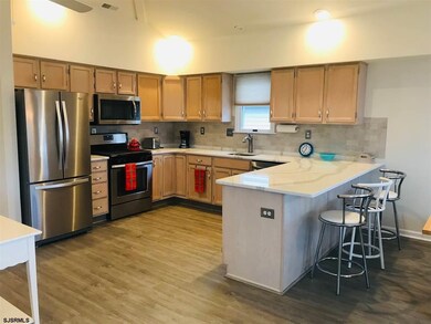Upgraded kitchen with Quartz countertops, Italian 