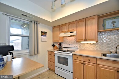 14 Belfast Dr, North Wales, PA 19454 - photo 4