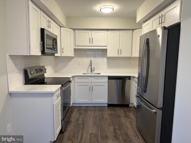 Altemus Farms unit 137 OR H2, Brookhaven, PA 19015 - photo 6